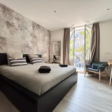 Apartment Tour D'auvergne: Near Cathedral And Place De Jaude *