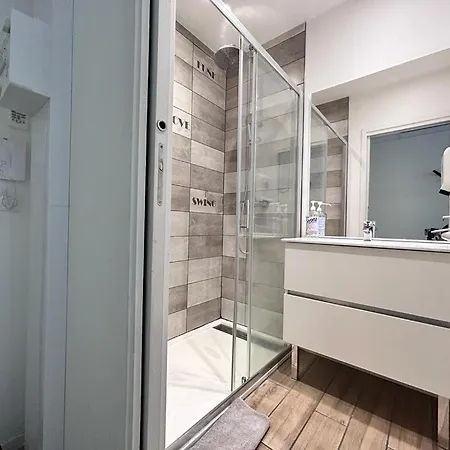 Apartment Tour D'auvergne: Near Cathedral And Place De Jaude Clermont-Ferrand